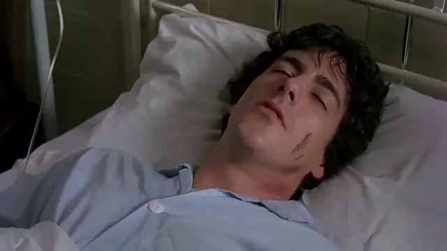 An American Werewolf in London Scene 1
