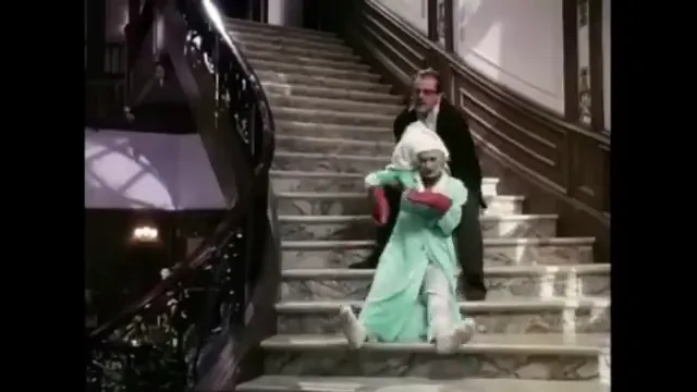 Death Becomes Her Scene 4
