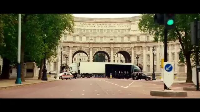 Johnny English Reborn Scene 5