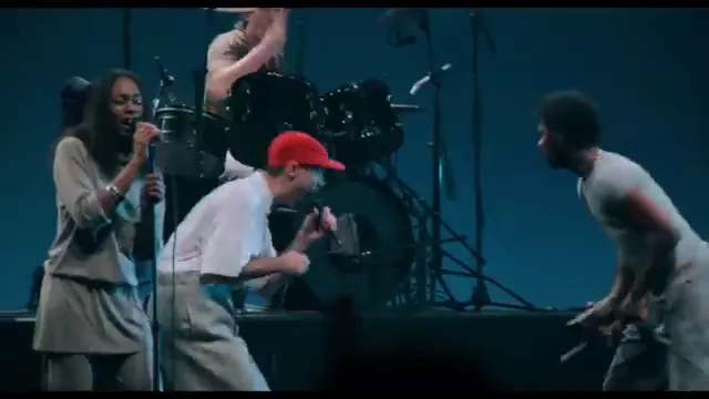 Stop Making Sense Scene 2