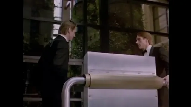 Dead Ringers Scene 1