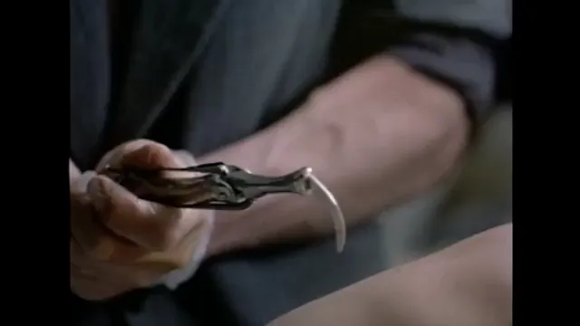 Dead Ringers Scene 5