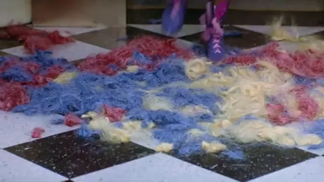 Earth Girls Are Easy Scene 3