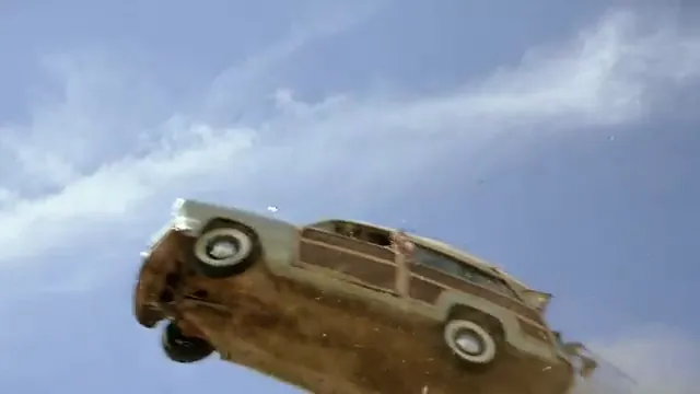 Earth Girls Are Easy Scene 5