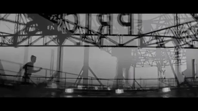 The Million Dollar Hotel Scene 4