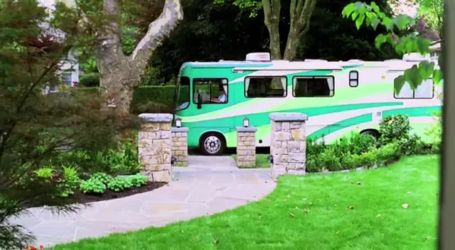 R.V.: Runaway Vacation Scene 2