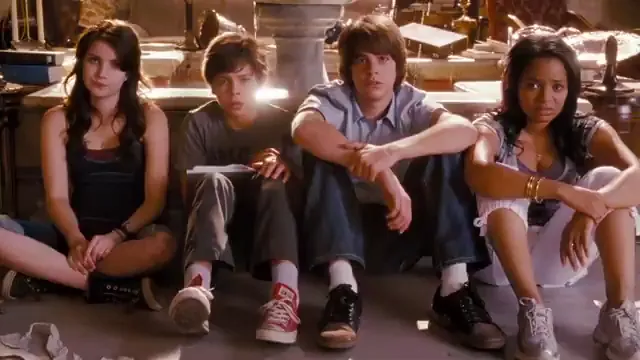 Hotel for Dogs Scene 2