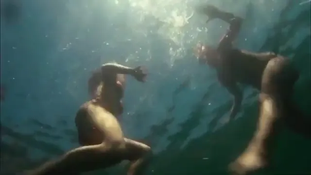 Piranha 3DD Scene 2
