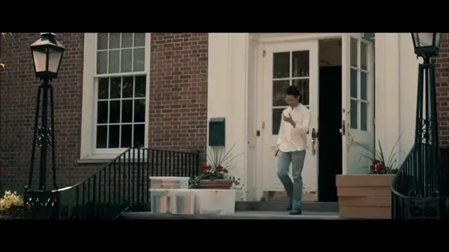 Robot & Frank Scene 3