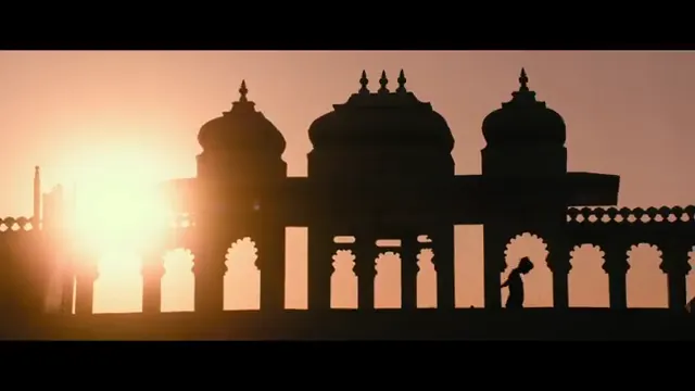 The Second Best Exotic Marigold Hotel Scene 5