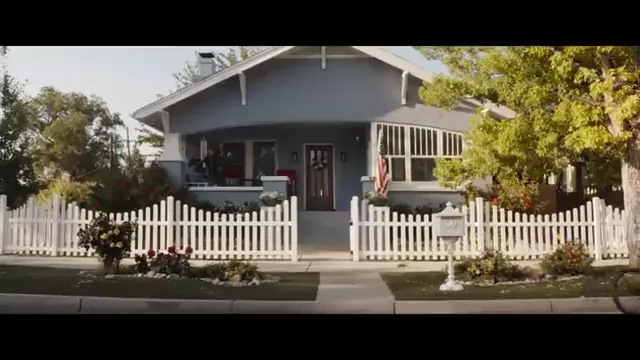 Barb and Star Go to Vista Del Mar Scene 2