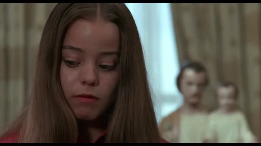 Alice, Sweet Alice Scene 1