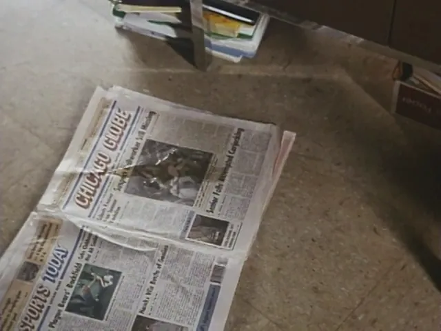 I Love Trouble Scene 2