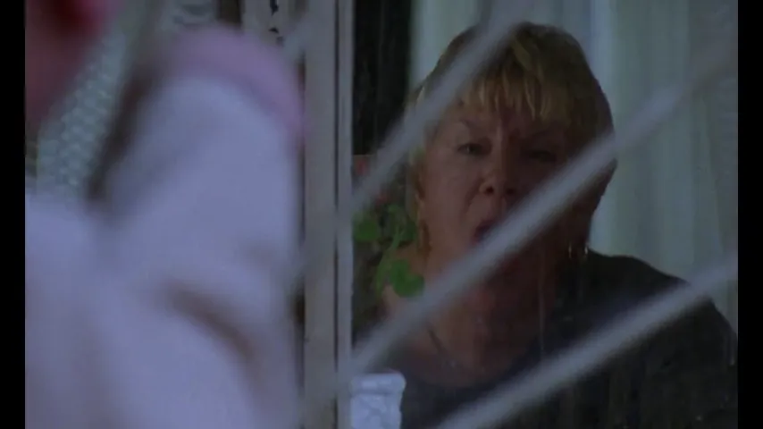Nil by Mouth Scene 2