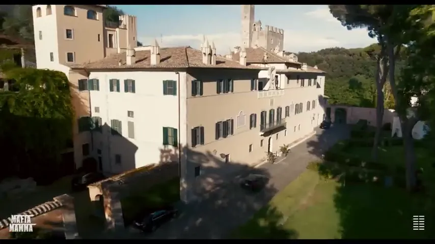 Mafia Mamma Scene 2