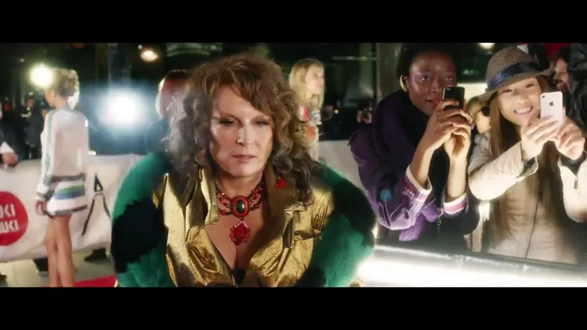 Absolutely Fabulous: The Movie Scene 2
