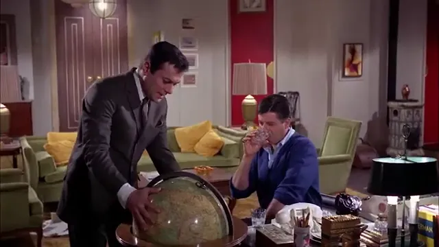 Boeing, Boeing Scene 1