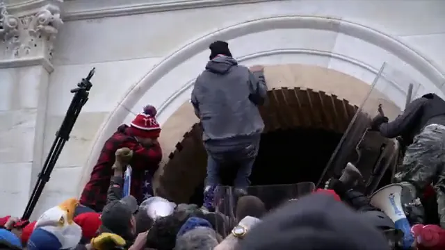 Four Hours at the Capitol Scene 5