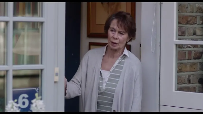 Love Sarah Scene 2