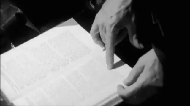 Dracula: Pages from a Virgin's Diary Scene 2