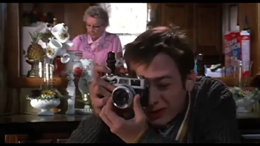 Pecker Scene 1